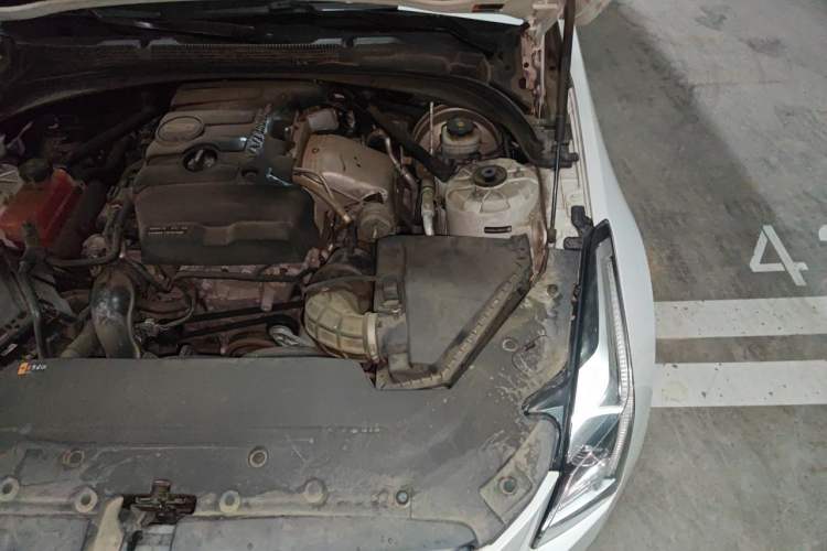Used Cadillac ATS-L 2017 28T Tech Edition Engine Bay Left