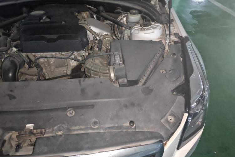 Used Cadillac ATS-L 2017 28T Tech Edition Engine Bay Left