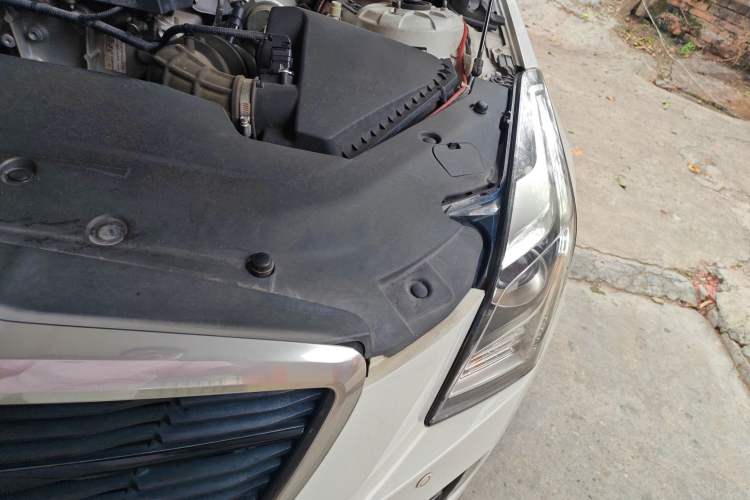 Used Cadillac ATS-L 2017 28T Tech Edition Engine Bay Left
