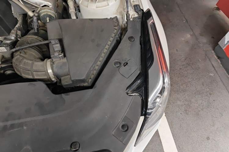 Used Cadillac ATS-L 2017 28T Fashion Edition Engine Bay Left