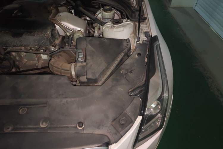 Used Cadillac ATS-L 2017 28T Fashion Edition Engine Bay Left