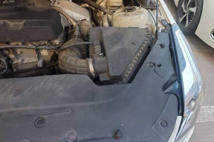 Used Cadillac ATS-L 2017 28T Tech Edition Engine Bay Left