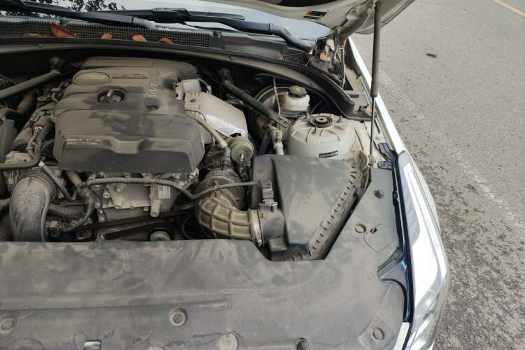 Used Cadillac ATS-L 2017 28T Tech Edition Engine Bay Left