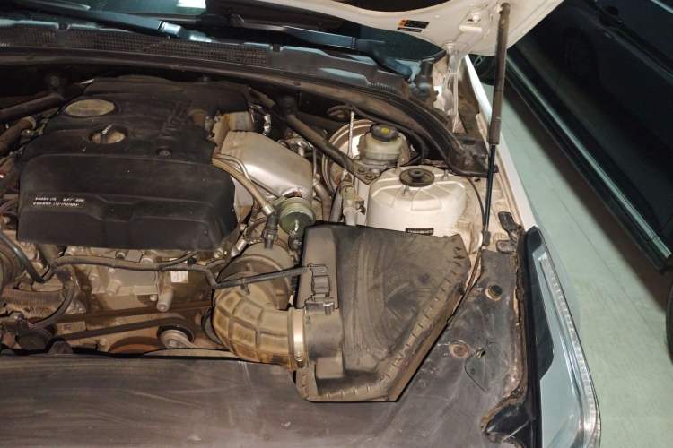 Used Cadillac ATS-L 2017 28T Fashion Edition Engine Bay Left