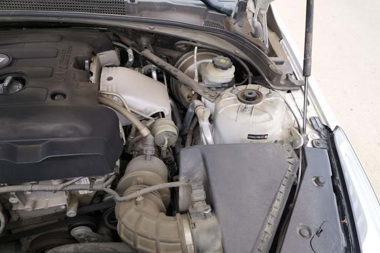 Used Cadillac ATS-L 2017 28T Tech Edition Engine Bay Left