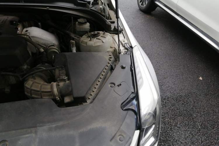 Used Cadillac ATS-L 2017 28T Tech Edition Engine Bay Left
