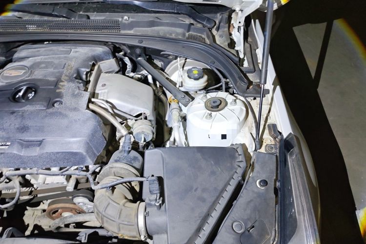 Used Cadillac ATS-L 2017 28T Tech Edition Engine Bay Left