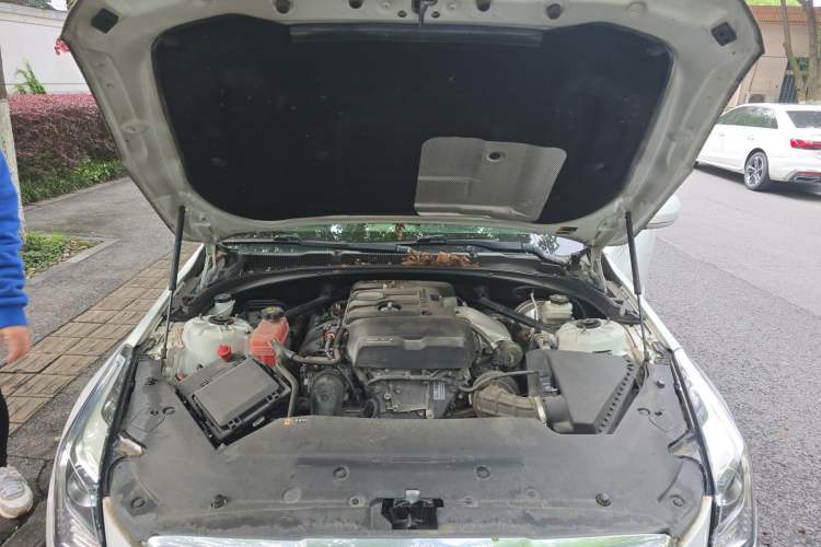 Used Cadillac ATS-L 2017 28T Tech Edition Engine Bay