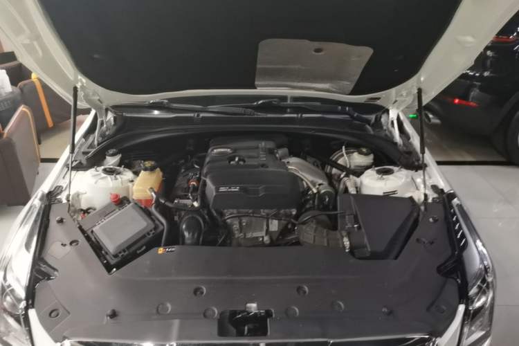 Used Cadillac ATS-L 2017 28T Tech Edition Engine Bay