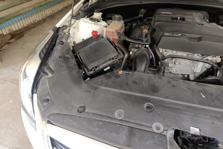 Used Cadillac ATS-L 2017 28T Tech Edition Engine Bay Right