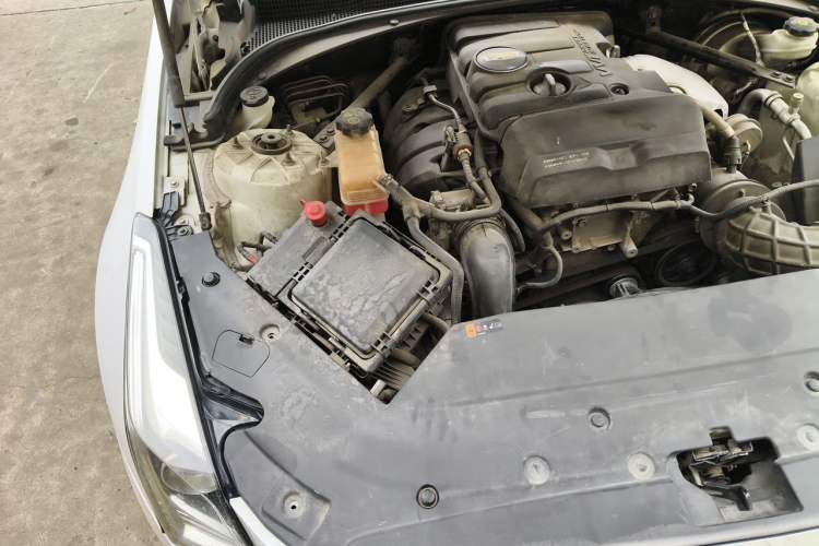 Used Cadillac ATS-L 2017 28T Tech Edition Engine Bay Right