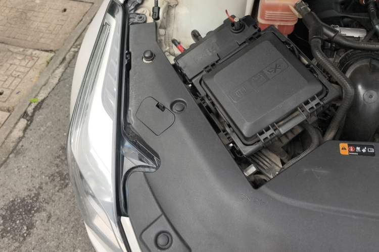 Used Cadillac ATS-L 2017 28T Fashion Edition Engine Bay Right