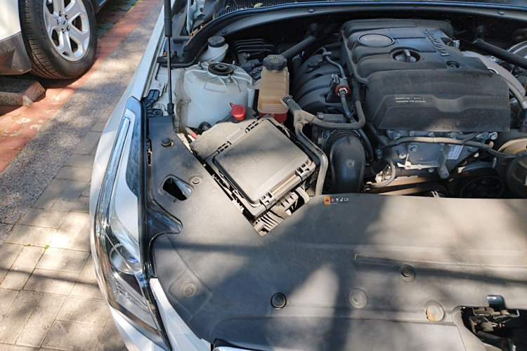 Used Cadillac ATS-L 2017 28T Tech Edition Engine Bay Right
