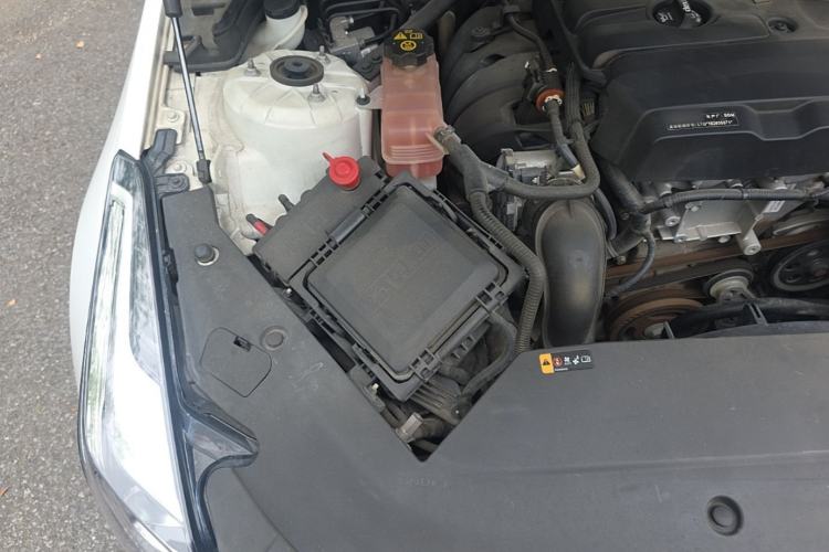 Used Cadillac ATS-L 2017 28T Tech Edition Engine Bay Right