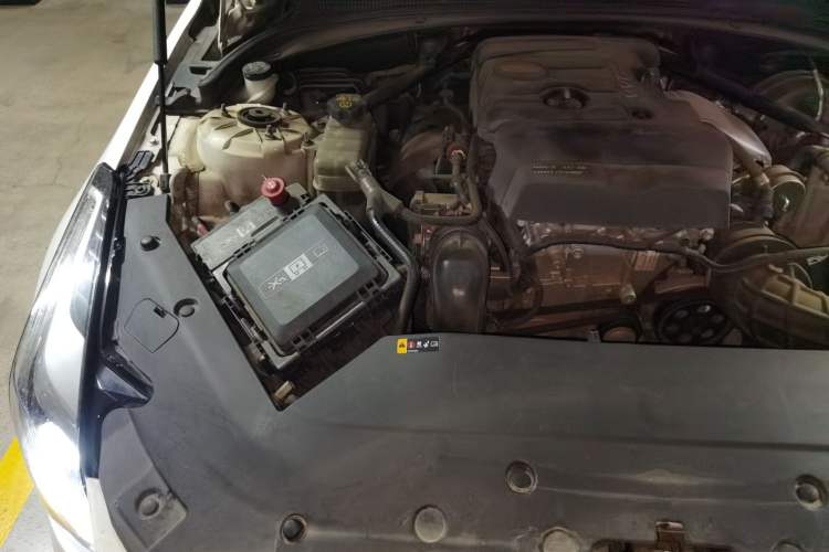 Used Cadillac ATS-L 2017 28T Tech Edition Engine Bay Right