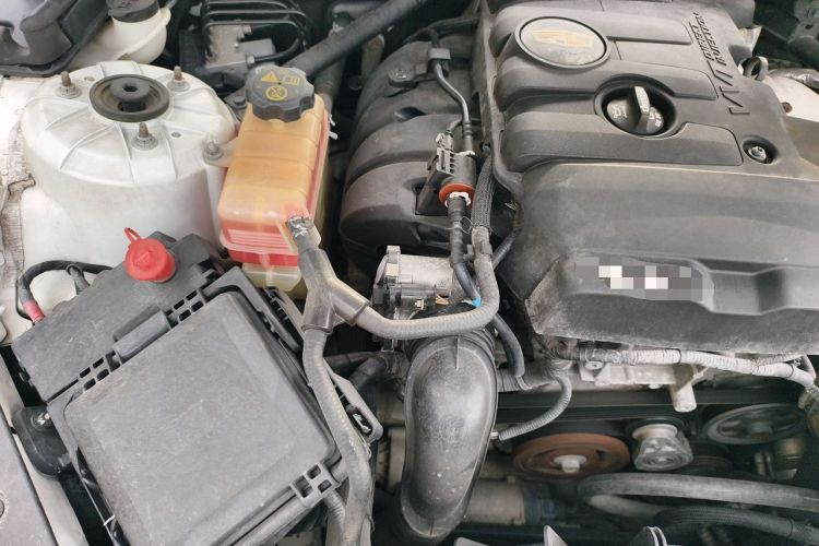 Used Cadillac ATS-L 2017 28T Tech Edition Engine Bay Right