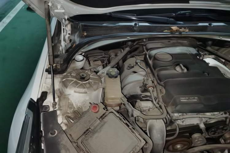 Used Cadillac ATS-L 2017 28T Tech Edition Engine Bay Right