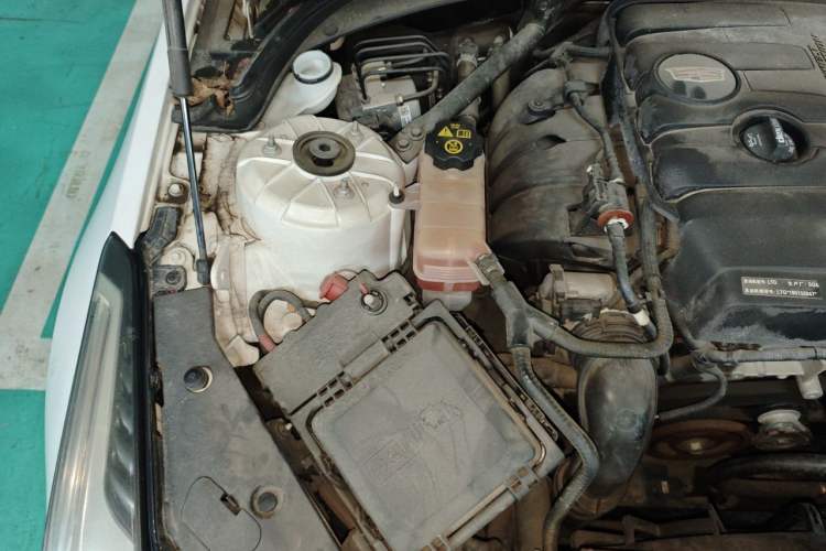 Used Cadillac ATS-L 2017 28T Tech Edition Engine Bay Right