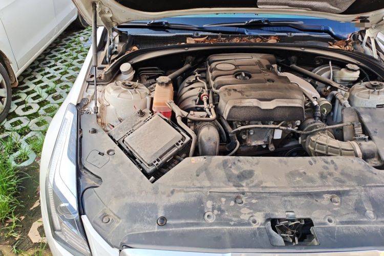 Used Cadillac ATS-L 2017 28T Tech Edition Engine Bay Right