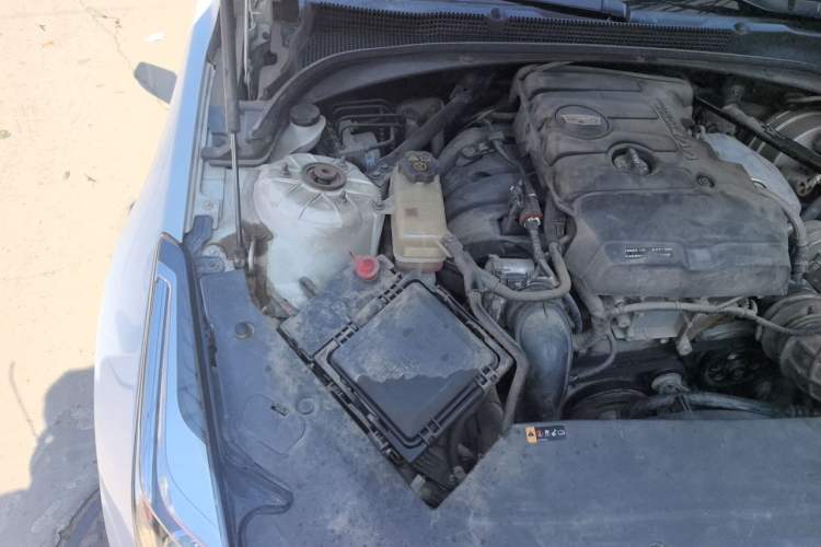 Used Cadillac ATS-L 2017 28T Tech Edition Engine Bay Right