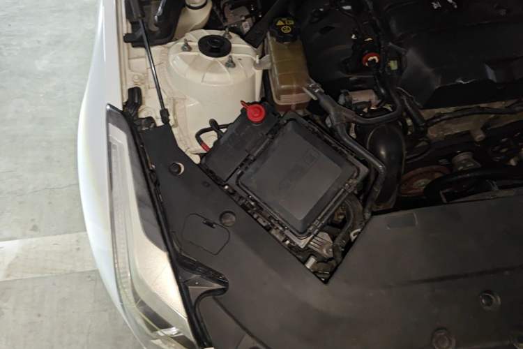 Used Cadillac ATS-L 2017 28T Fashion Edition Engine Bay Right
