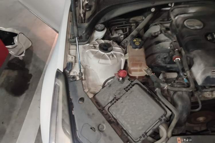 Used Cadillac ATS-L 2017 28T Tech Edition Engine Bay Right