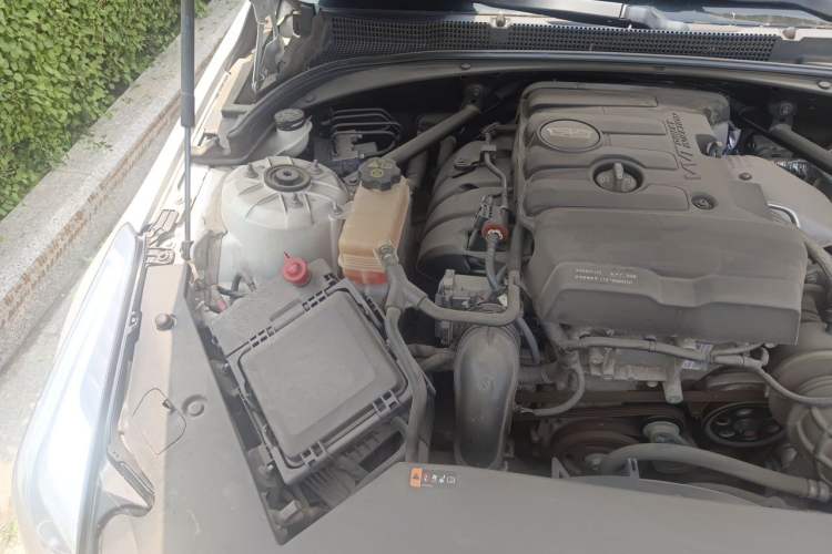 Used Cadillac ATS-L 2017 28T Tech Edition Engine Bay Right