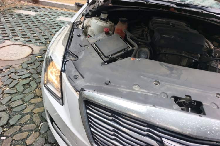 Used Cadillac ATS-L 2017 28T Tech Edition Engine Bay Right