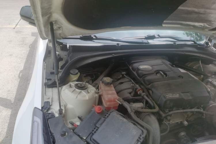 Used Cadillac ATS-L 2017 28T Tech Edition Engine Bay Right