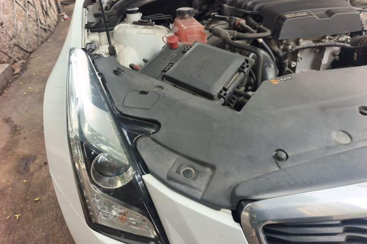 Used Cadillac ATS-L 2017 28T Tech Edition Engine Bay Right