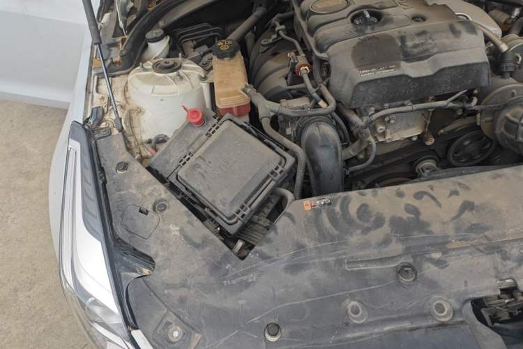 Used Cadillac ATS-L 2017 28T Tech Edition Engine Bay Right
