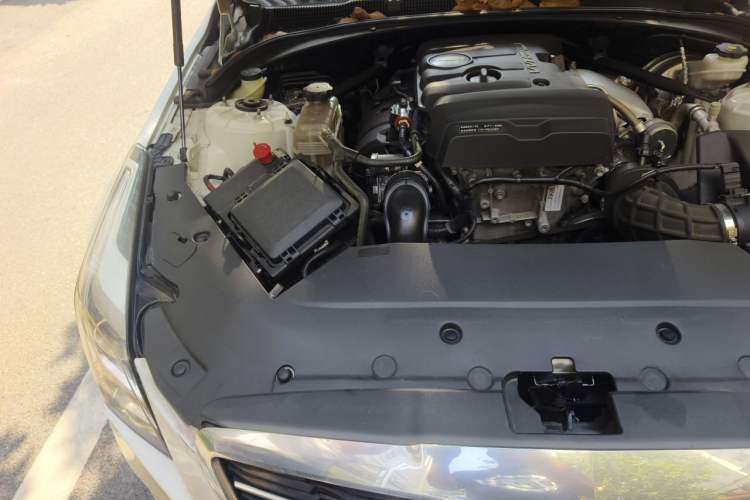 Used Cadillac ATS-L 2017 28T Tech Edition Engine Bay Right