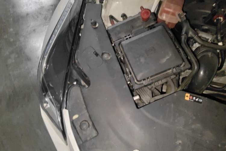 Used Cadillac ATS-L 2017 28T Tech Edition Engine Bay Right
