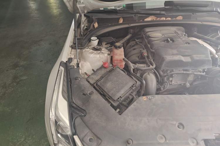 Used Cadillac ATS-L 2017 28T Tech Edition Engine Bay Right