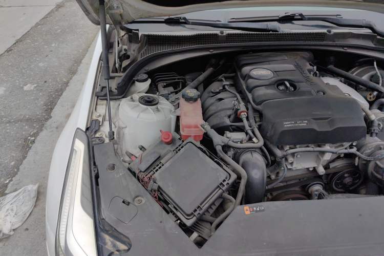 Used Cadillac ATS-L 2017 28T Tech Edition Engine Bay Right