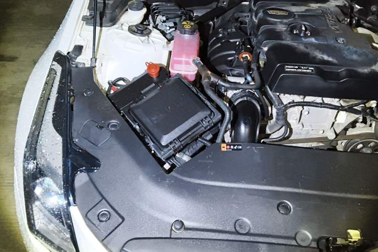 Used Cadillac ATS-L 2017 28T Fashion Edition Engine Bay Right
