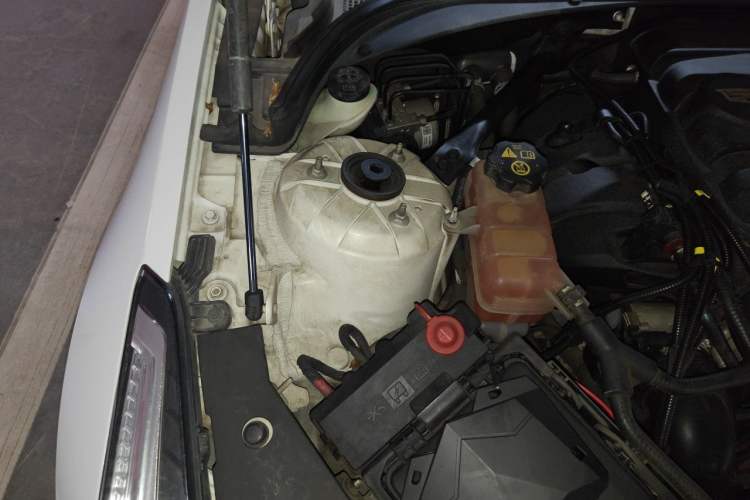 Used Cadillac ATS-L 2017 28T Fashion Edition Engine Bay Right