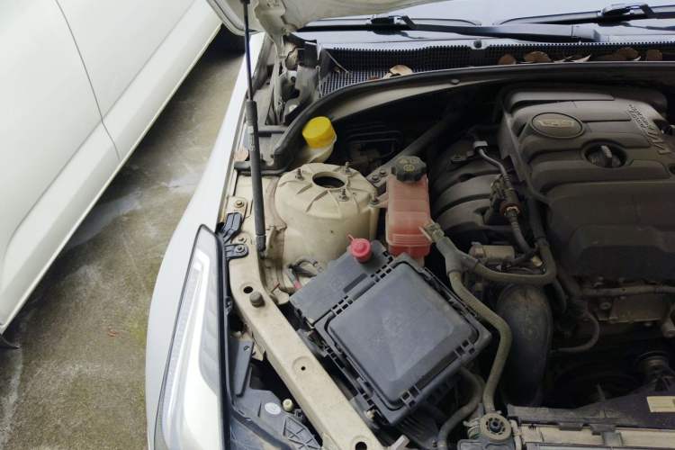 Used Cadillac ATS-L 2017 28T Tech Edition Engine Bay Right
