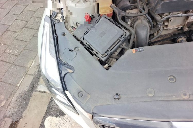 Used Cadillac ATS-L 2017 28T Tech Edition Engine Bay Right