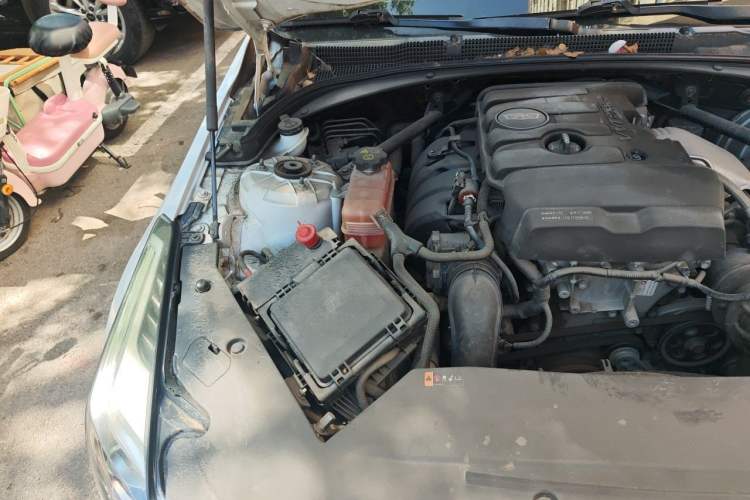 Used Cadillac ATS-L 2017 28T Tech Edition Engine Bay Right