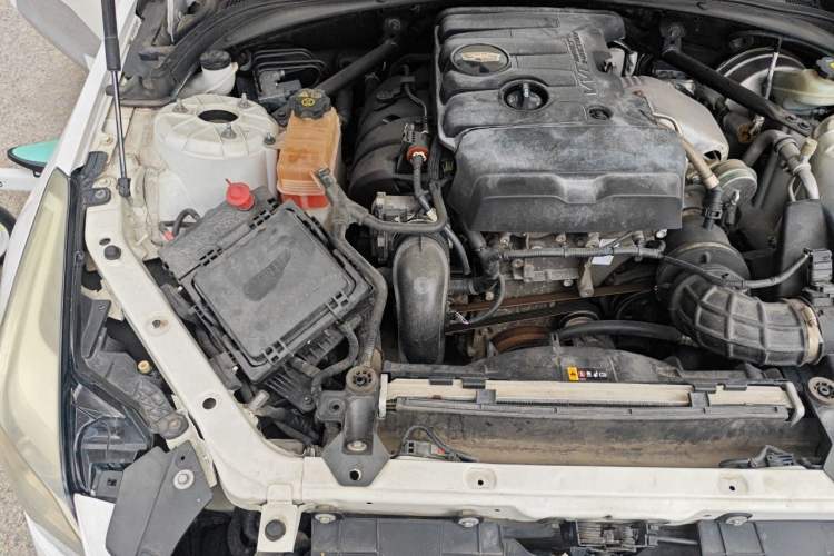 Used Cadillac ATS-L 2017 28T Tech Edition Engine Bay Right