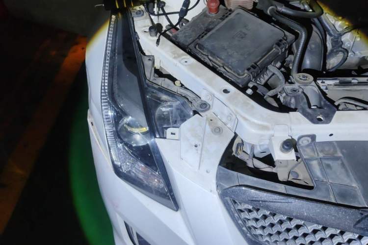 Used Cadillac ATS-L 2017 28T Tech Edition Engine Bay Right