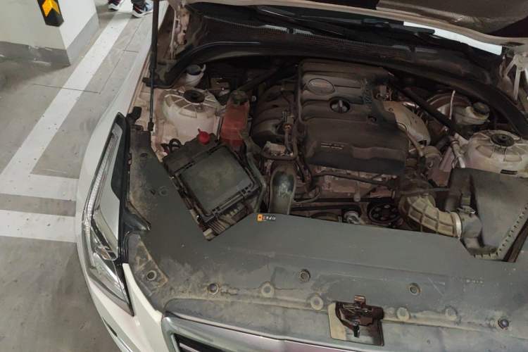 Used Cadillac ATS-L 2017 28T Tech Edition Engine Bay Right