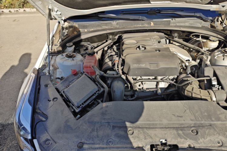 Used Cadillac ATS-L 2017 28T Tech Edition Engine Bay Right