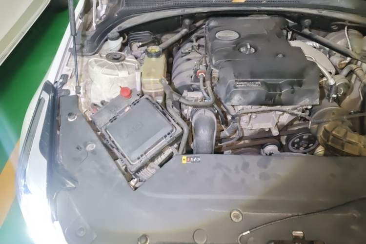 Used Cadillac ATS-L 2017 28T Tech Edition Engine Bay Right