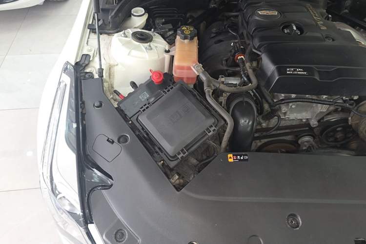 Used Cadillac ATS-L 2017 28T Tech Edition Engine Bay Right