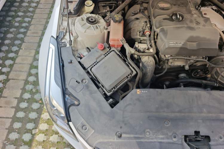 Used Cadillac ATS-L 2017 28T Tech Edition Engine Bay Right