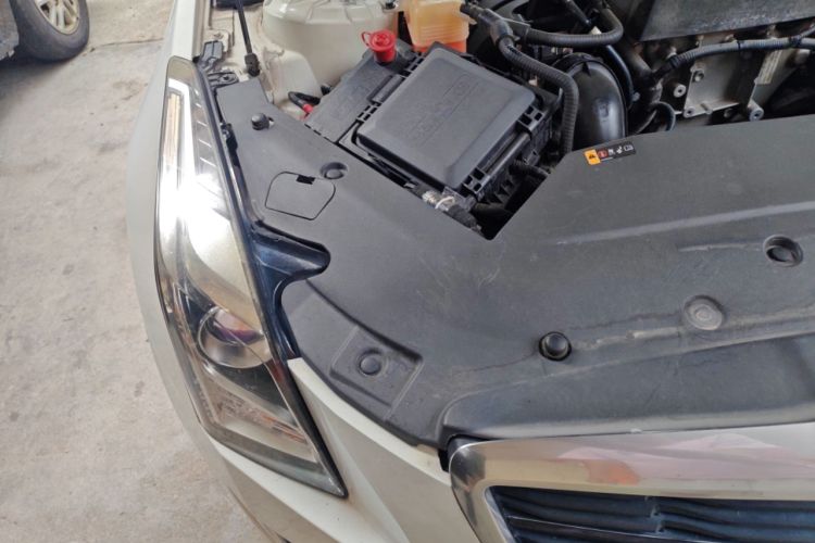 Used Cadillac ATS-L 2017 28T Tech Edition Engine Bay Right