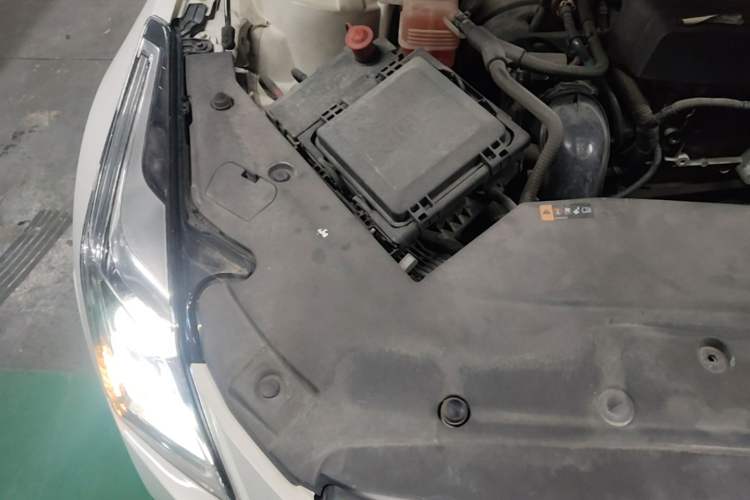 Used Cadillac ATS-L 2017 28T Tech Edition Engine Bay Right