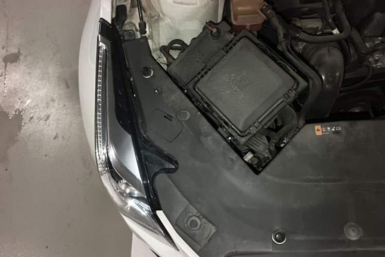 Used Cadillac ATS-L 2017 28T Tech Edition Engine Bay Right